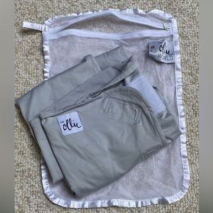 Grey Ollie Swaddle with laundry bag